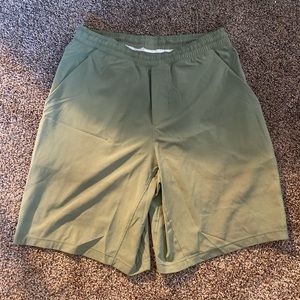 Lululemon Men’s Training Shorts - Size M